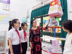 Cô giáo đưa game Đế chế III vào môn Sử