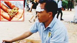 Vây đánh, cướp dây chuyền kinh hoàng ở công viên Đầm Sen