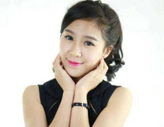 Hot girl Minh Trang vác máy chụp Hà Nội dịp nghỉ lễ