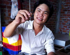 9X từ thợ sửa xe đến thu nhập 20 triệu đồng/tháng