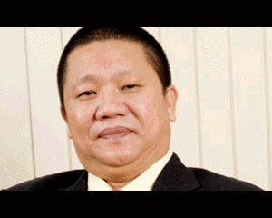 Ông chủ Tôn Hoa Sen trượt dài