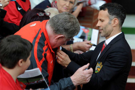Giggs vào sân gỡ thể diện cho Man Utd?