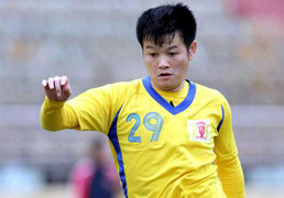 Văn Quyến nhập viện