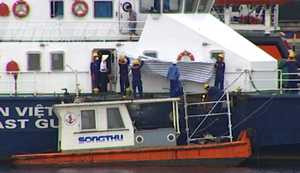 Ảnh: Tàu Cảnh sát biển bị tàu Trung Quốc đâm về Đà Nẵng sửa chữa