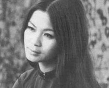 Khánh Ly: 18 tuổi làm mẹ hai con