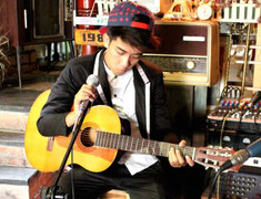 Nam sinh Học viện Hàng không chơi tốt 5 loại nhạc cụ