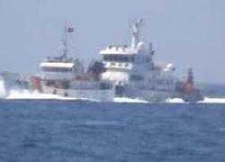 Clip: Thêm bằng chứng cận cảnh tàu TQ hung hăng tấn công tàu VN