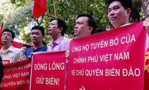 Yêu cầu Trung Quốc rút hết giàn khoan và tàu hộ tống khỏi vùng biển Việt Nam