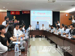 Doanh nhân Việt Nam sẵn sàng cùng lính đảo giữ từng tấc đất