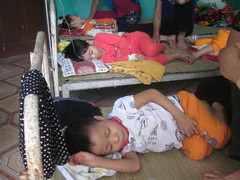 Nghi vấn một trẻ mầm non tử vong do uống thuốc tẩy giun