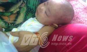 Tặng vaccine sởi và suất ăn cho bệnh nhi sởi