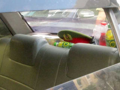 CSGT xử lý việc 'trưng' mũ cảnh sát trên ô tô