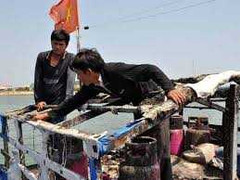 Kiểm ngư Trung Quốc đánh trọng thương 2 ngư dân Việt