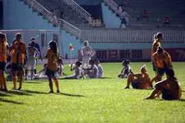 Sân Thống Nhất mất điện hy hữu