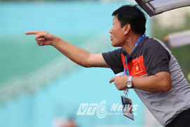 HLV tuyển Việt Nam: Lên tuyển để ăn cơm à?