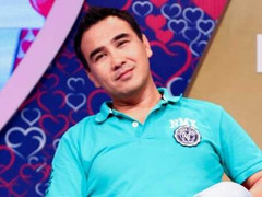 MC Quyền Linh bị... mù màu