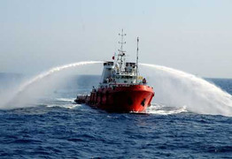 Video: TQ điều thêm 15 tàu cá đến khu vực giàn khoan trái phép