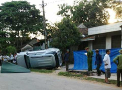 Ngồi hóng mát, hai cụ bà bị ôtô tông tử vong