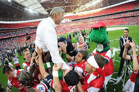 Cafe tối: Khổ như Arsenal