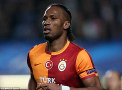 Drogba: Tôi chơi bóng không phải vì tiền