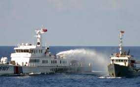 Video: Sức công phá khủng khiếp của vòi rồng tàu Trung Quốc