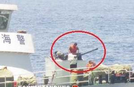 Tường thuật từ giàn khoan: Đối diện họng pháo đen ngòm tàu Trung Quốc