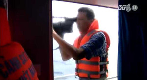 Video: Phóng viên quốc tế đồng hành tại vùng biển 'nóng'