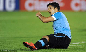 Sốc: Suarez chấn thương, dễ lỡ World Cup 2014