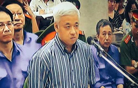 Sơ mi 'đóng thùng', bầu Kiên ba không trước tòa