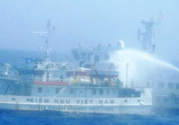 Trung Quốc 'đổ thêm dầu đốt cháy hòa bình ở Biển Đông'