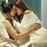 Nằm với 'người tình' hơn 27 tuổi để kiếm 5 triệu?