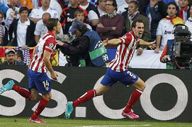 Giá Ronaldo đủ mua hai đội hình Atletico Madrid