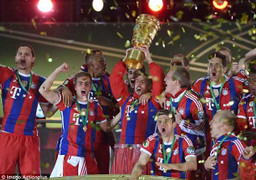 Man Utd cay đắng mất ngôi số 1 hành tinh