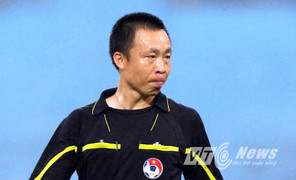 Trọng tài Việt mắc lỗi, 'vua' ngoại thế chân