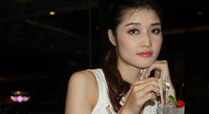 Triệu Thị Hà cát-xê tăng vọt sau scandal trả vương miện