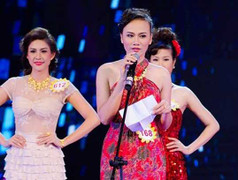 Những pha ứng xử ngô nghê của hoa hậu Việt