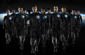 Ronaldo, Messi, Rooney hóa siêu nhân cứu cả thế giới