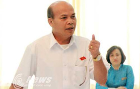 'Chưa nhận sổ hưu đã chết, bảo hiểm cái gì?'