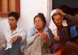 Đang chuẩn bị tài liệu kỳ thi THPT, thầy giáo đột tử