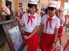 Hàng nghìn học sinh Đà Nẵng thi vẽ tranh biển đảo