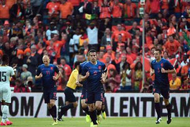 Van Persie lập công, Hà Lan thắng nhẹ Ghana