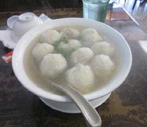 Mẹ làm cá viên, con ăn mất mạng