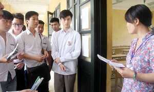Mang điện thoại vào phòng thi, 5 thí sinh bị đình chỉ