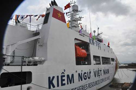 Thủ tướng kiểm tra tiến độ tàu kiểm ngư lớn nhất Đông Nam Á