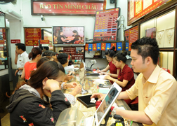 Giá vàng mất mốc 36 triệu đồng/lượng, USD kịch trần