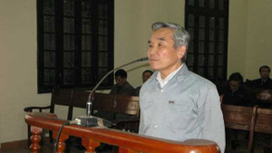 Lấy ảnh ôm vai bá cổ con trai Bạch Thái Bưởi đi lừa đảo