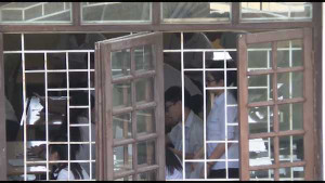 Để thí sinh trao đổi bài, hàng loạt cán bộ bị xử lý