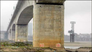 Nứt trụ cầu Vĩnh Tuy do co ngót bê tông, chênh lệch nhiệt độ