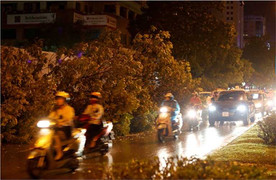 Chiều nay, Hà Nội có thể xuất hiện dông lốc