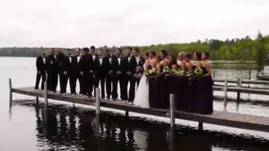 Kỷ niệm khó quên với màn tắm hồ trong lễ cưới